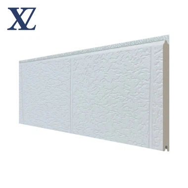 Černý sendvičový panel